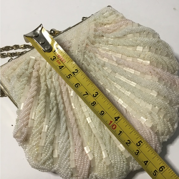 Vintage La Regale LTD Hand Made Seed Bead Clamshell Formal Wedding Purse - Picture 7 of 7